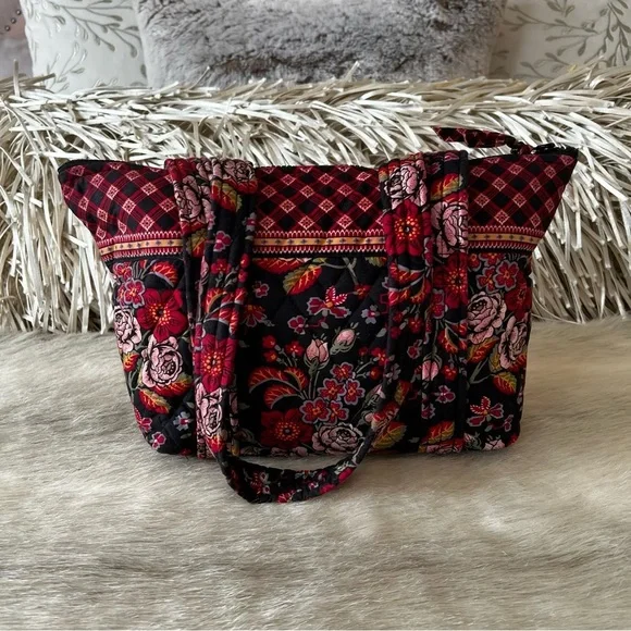 Vintage VERA BRADLEY Anastasia Petite Paddy Bag Zipper USA Black Red Floral Y2K - Picture 7 of 14